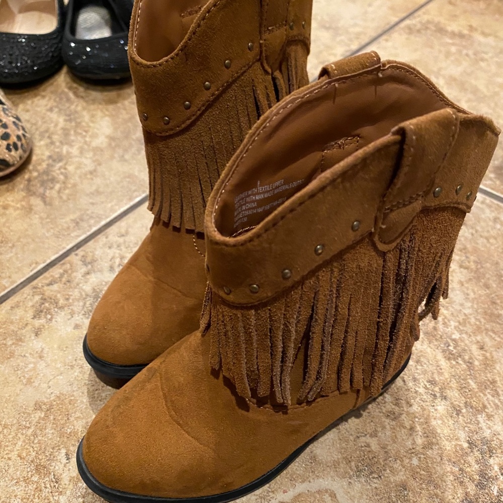 Girls size 9 brown fringe cowgirl boots